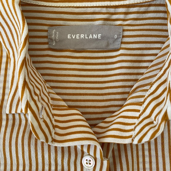 Everlane - Clean Silk Short-Sleeve Square Shirt - Picture 2 of 3
